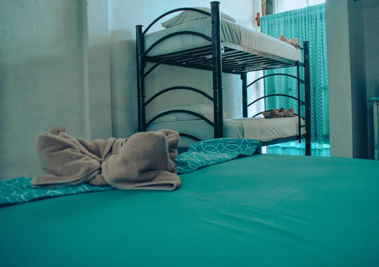 Les Trois Singes - Friendly Hostel Ісла-Мухерес Екстер'єр фото