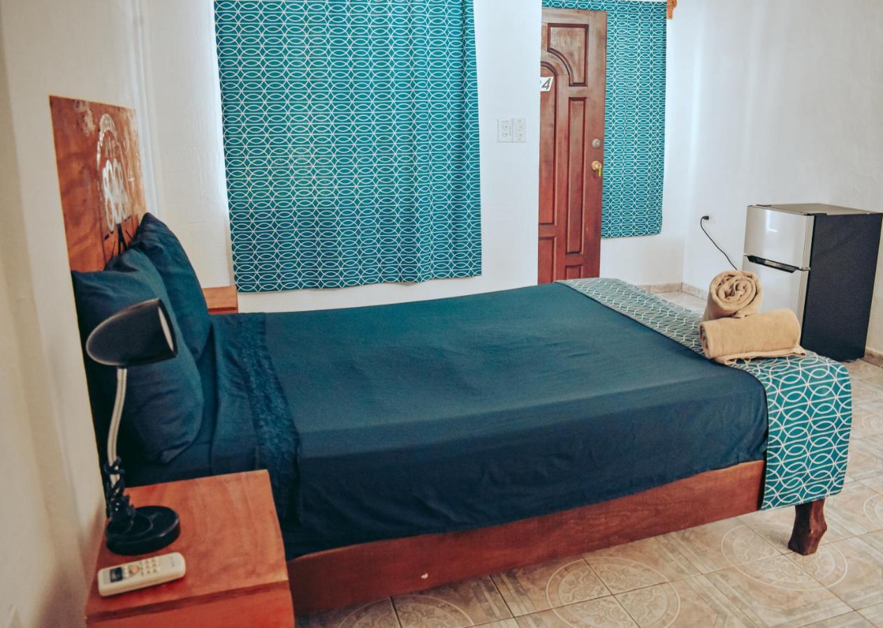 Les Trois Singes - Friendly Hostel Ісла-Мухерес Екстер'єр фото