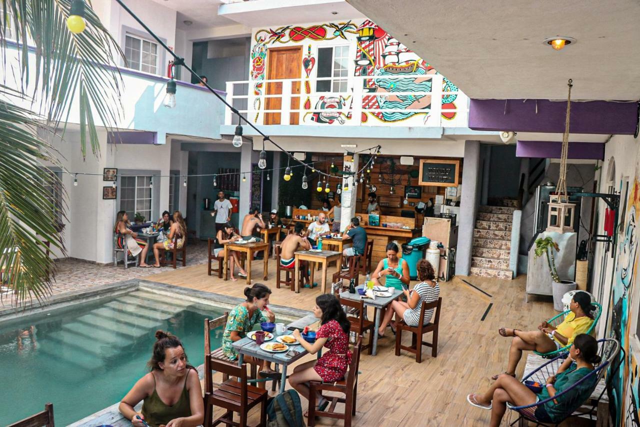 Les Trois Singes - Friendly Hostel Ісла-Мухерес Екстер'єр фото